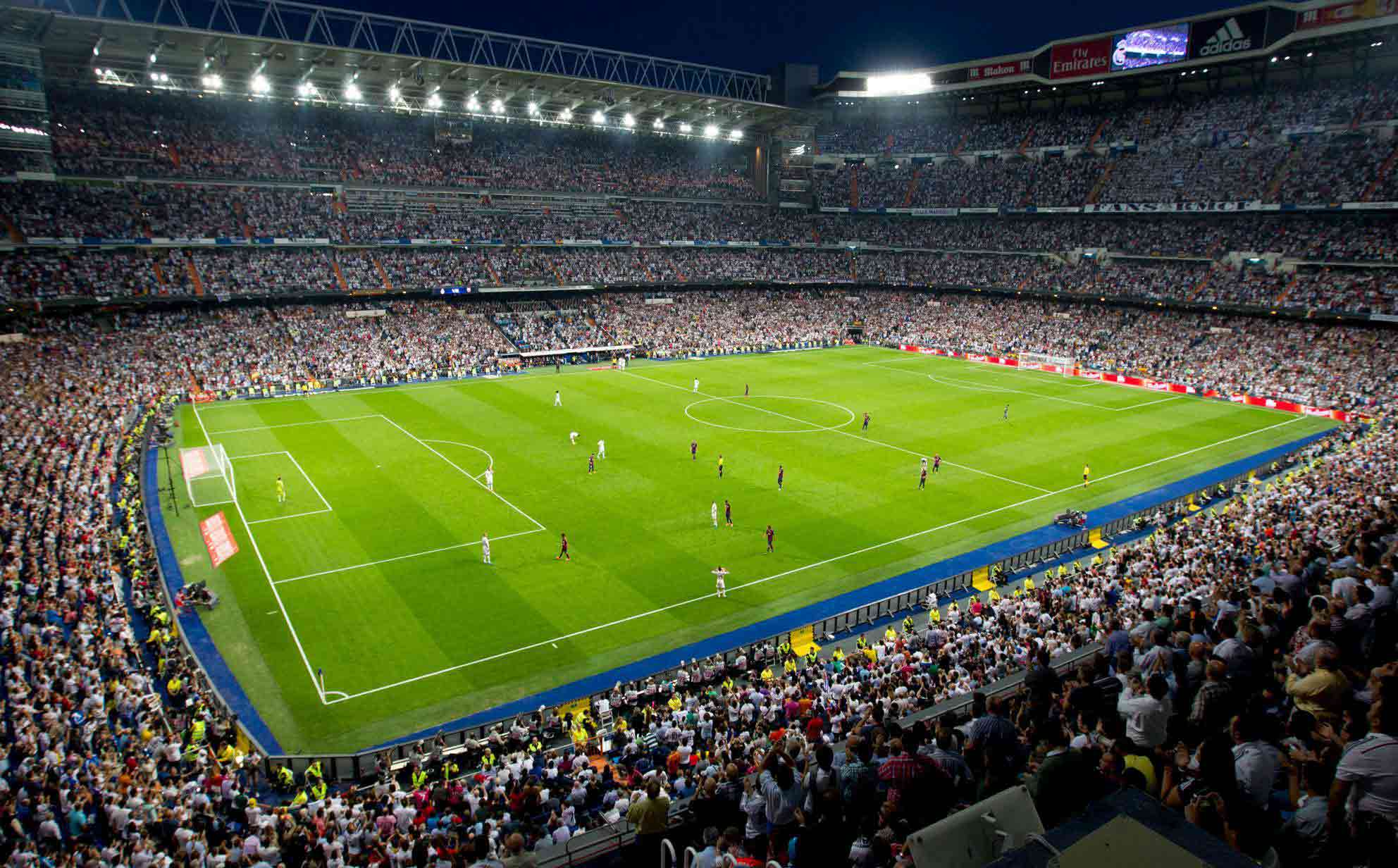 看球聊球两不误，劲爆体育直播打造球迷专属互动社区